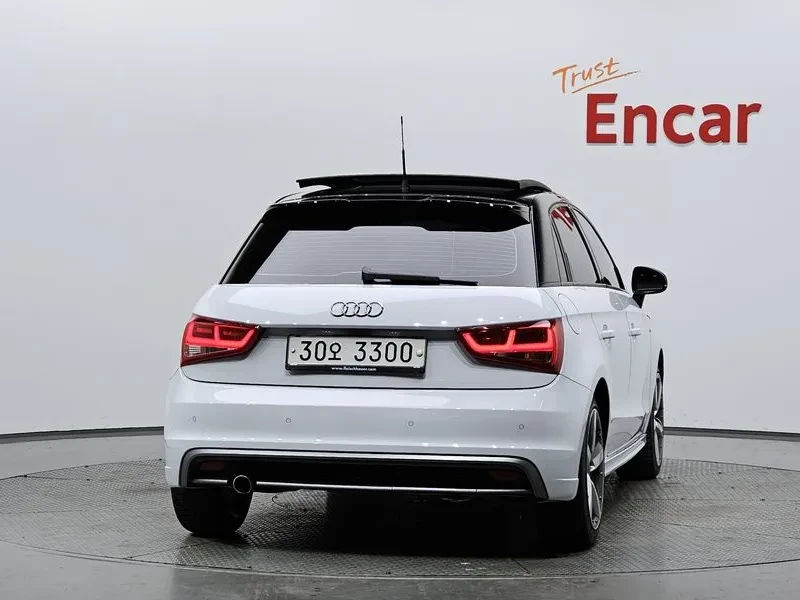 Audi A1 1.6 TDI, снимка 4 - Автомобили и джипове - 54124902