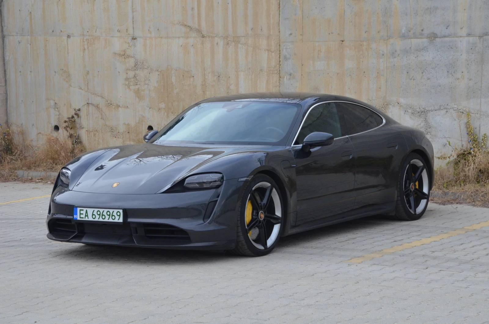 Porsche Taycan Turbo S - изображение 9