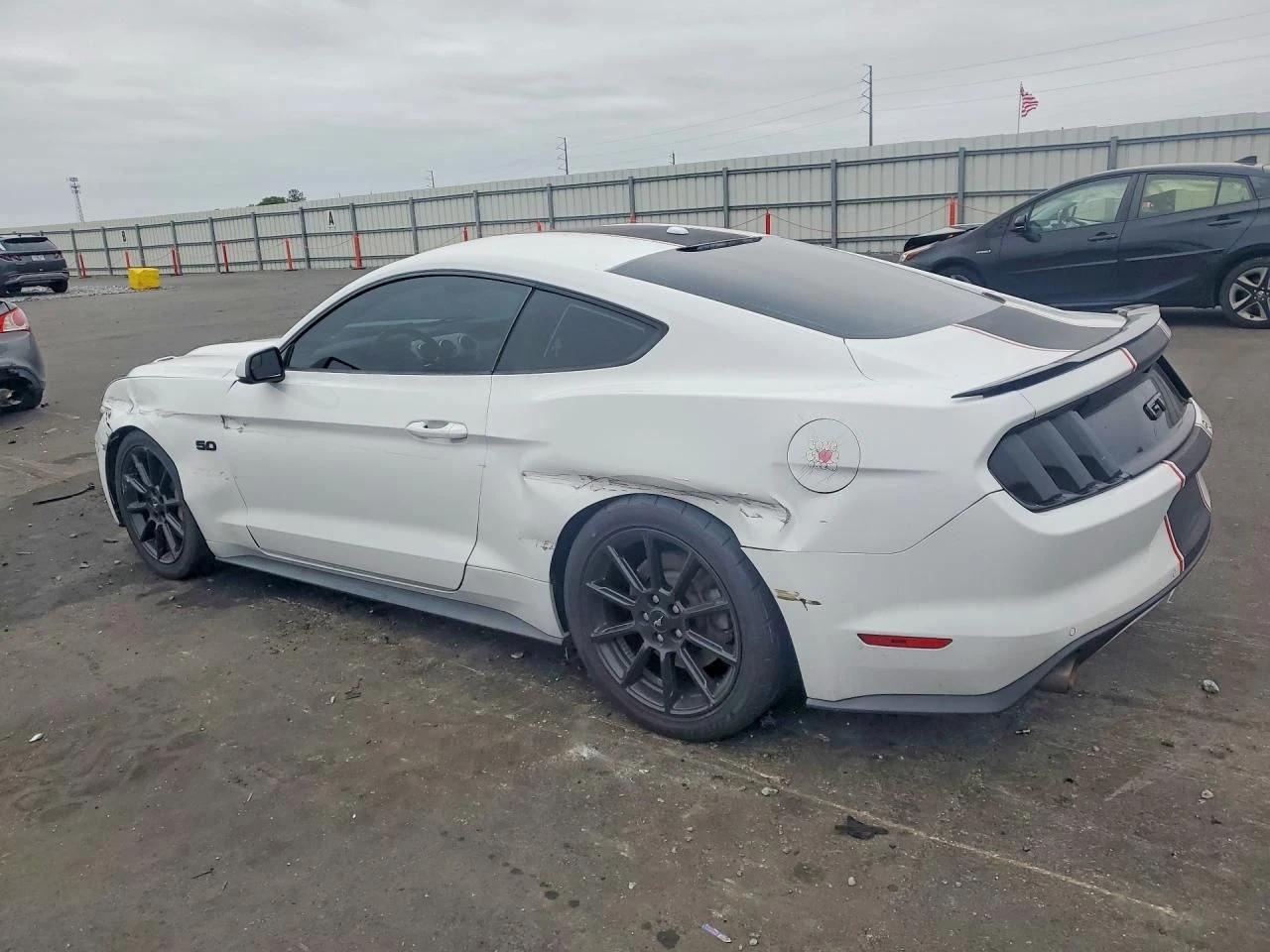 Ford Mustang, снимка 2 - Автомобили и джипове - 54424978