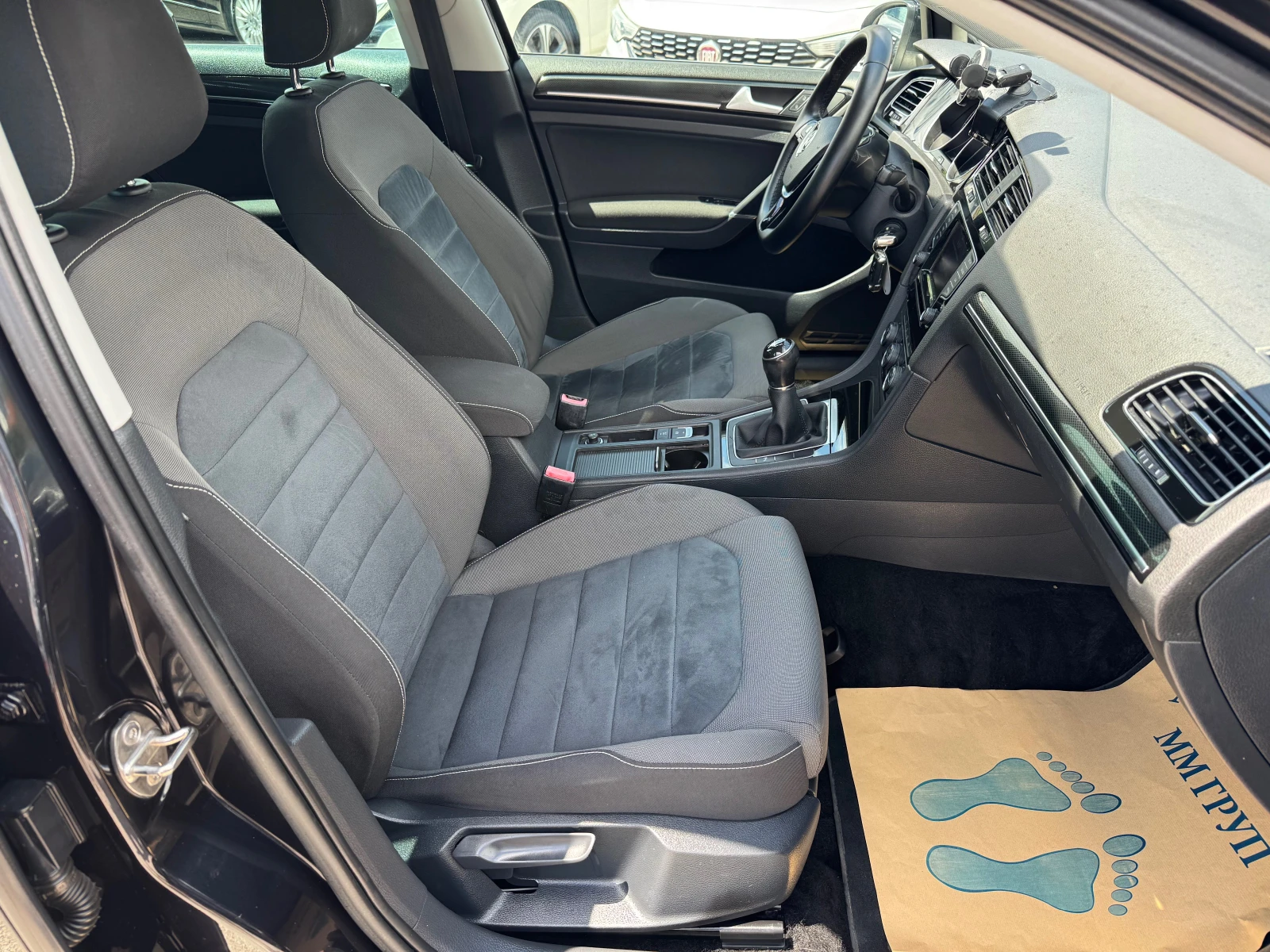 VW Golf 1.6TDI-ЛИЗИНГ, снимка 14 - Автомобили и джипове - 55189022