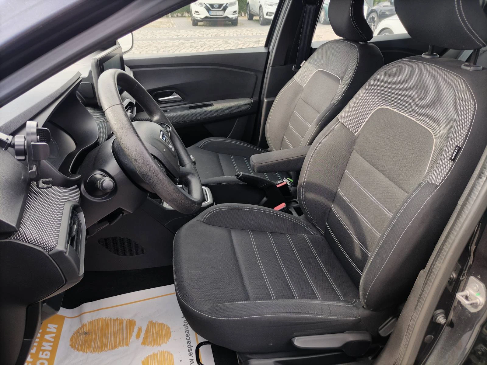 Dacia Logan 1.0TCe 100 к.с. Газ/Бензин/Гаранция 6г. или 150 00, снимка 13 - Автомобили и джипове - 55273440