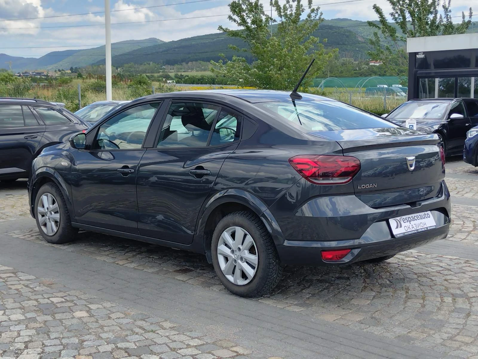 Dacia Logan 1.0TCe 100 к.с. Газ/Бензин/Гаранция 6г. или 150 00, снимка 6 - Автомобили и джипове - 55273440