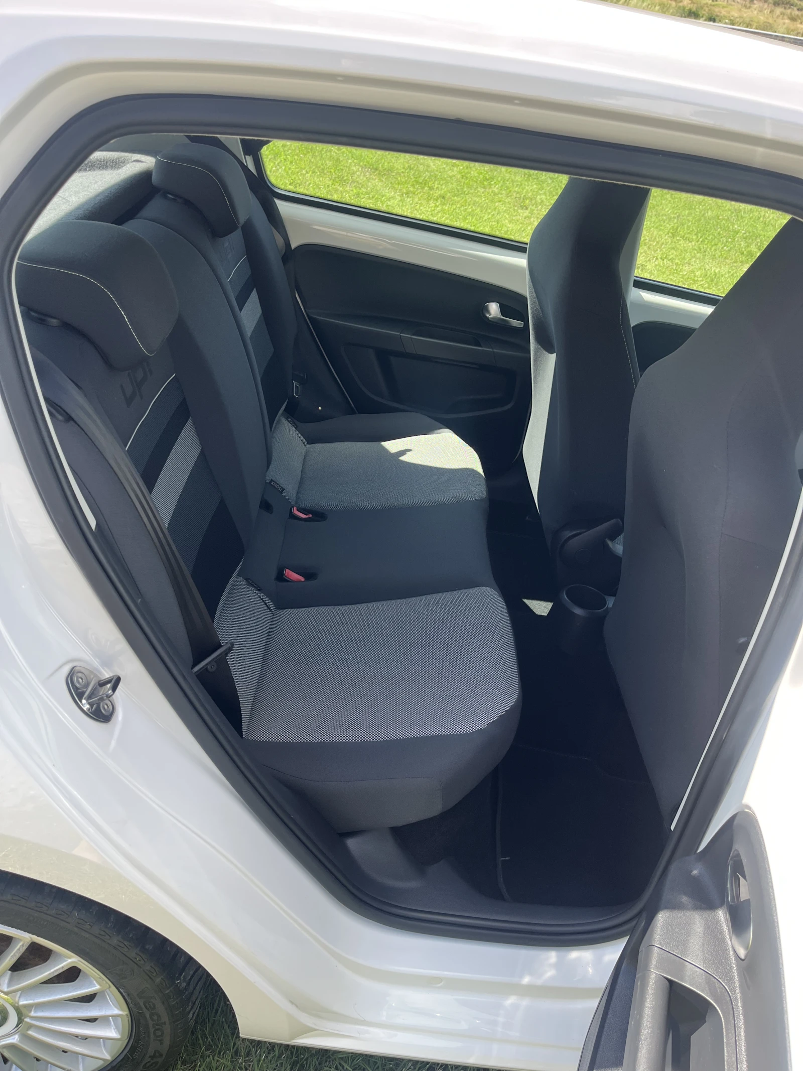 VW Up CNG, снимка 10 - Автомобили и джипове - 55482023