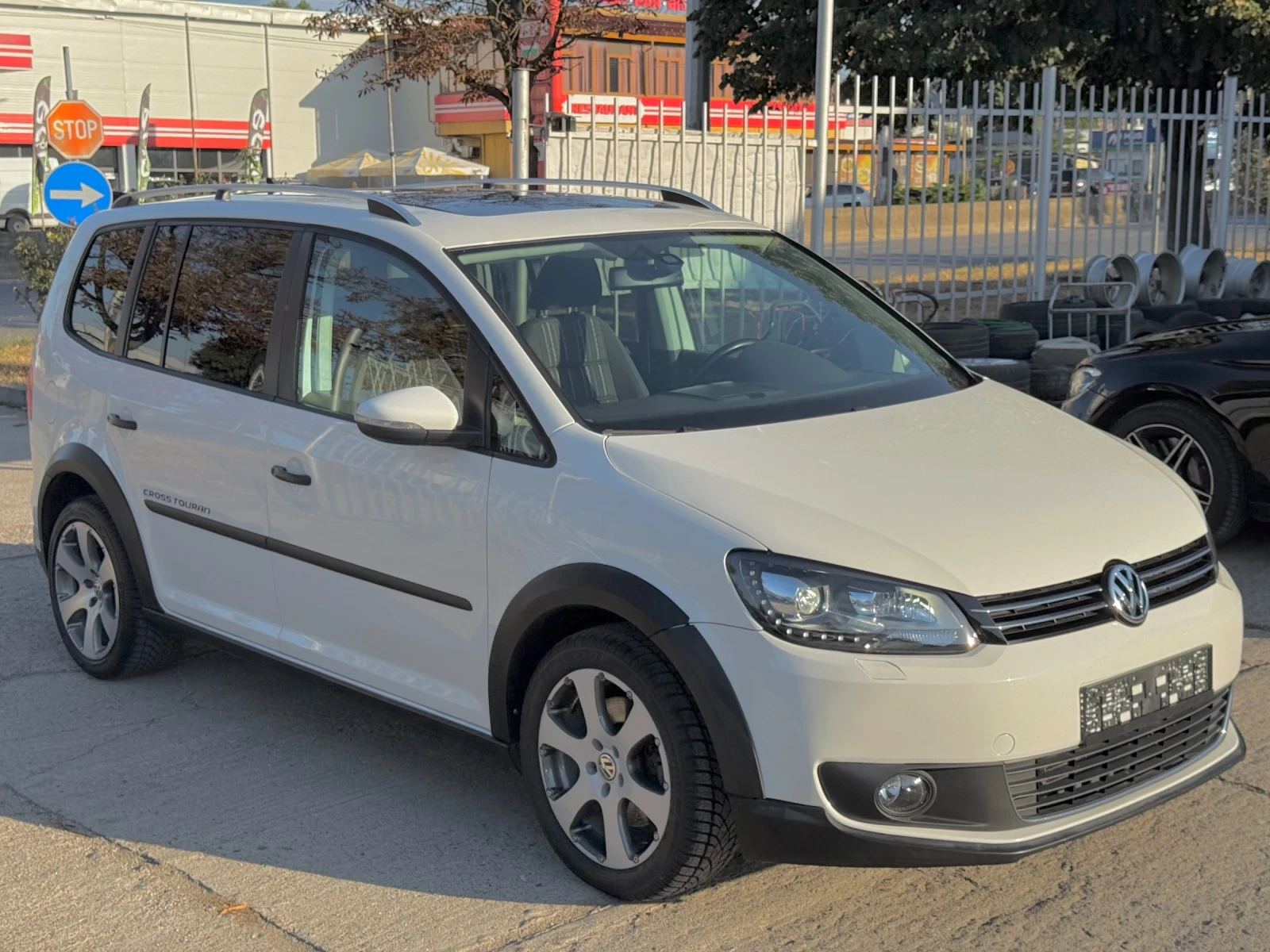 VW Touran CROSS* 2.0TDi* 6 скорости, снимка 6 - Автомобили и джипове - 55647513