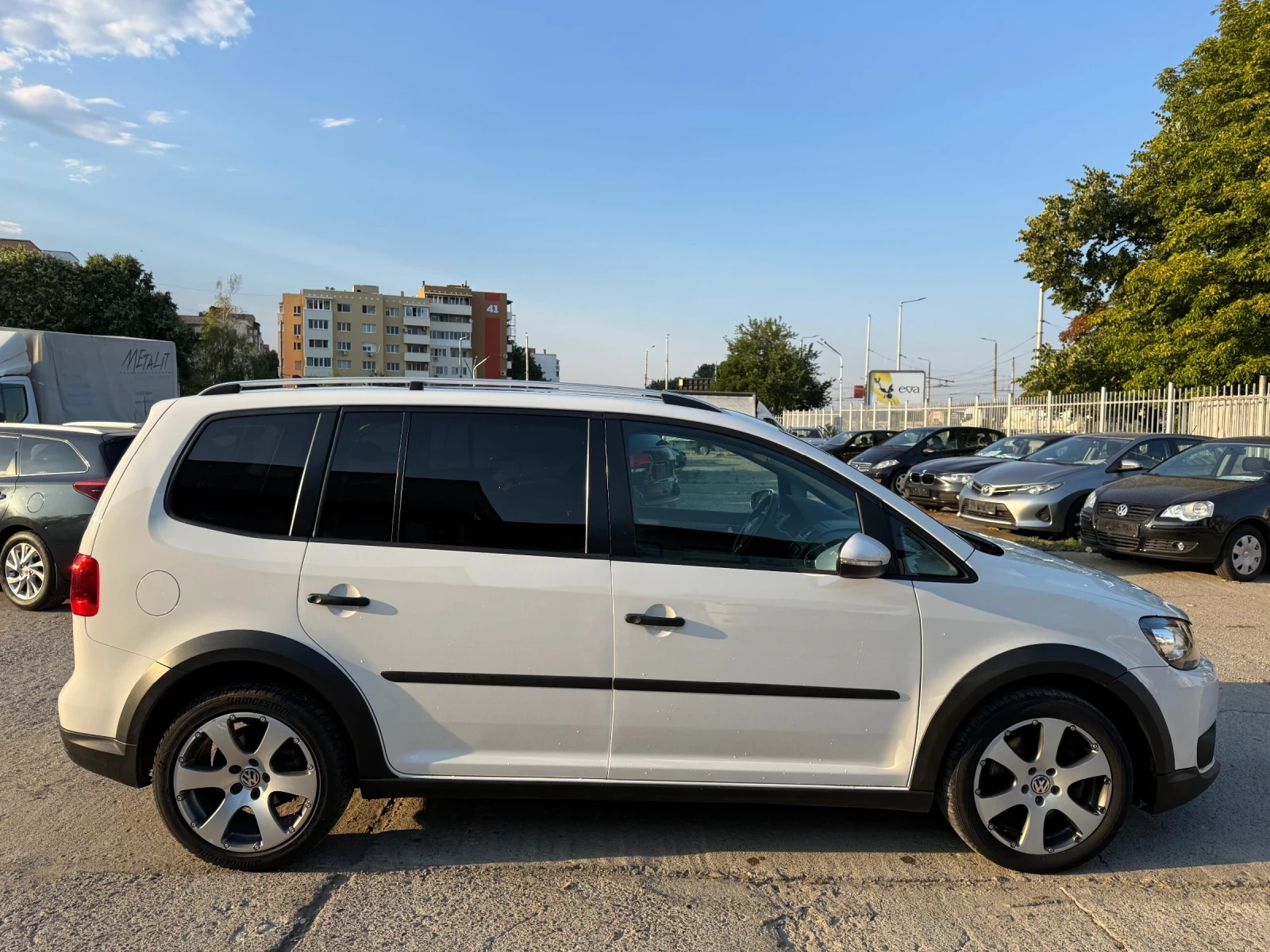 VW Touran CROSS* 2.0TDi* 6 скорости, снимка 5 - Автомобили и джипове - 55647513