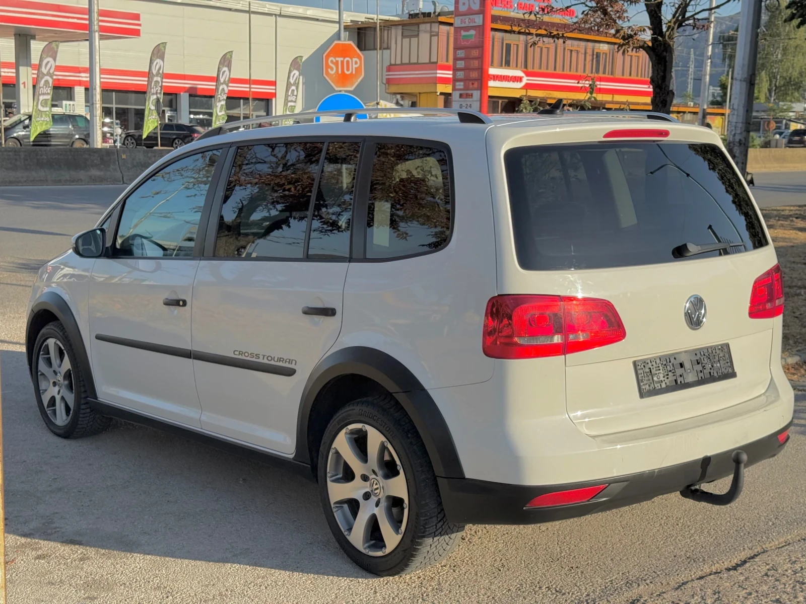 VW Touran CROSS* 2.0TDi* 6 скорости, снимка 2 - Автомобили и джипове - 55647513
