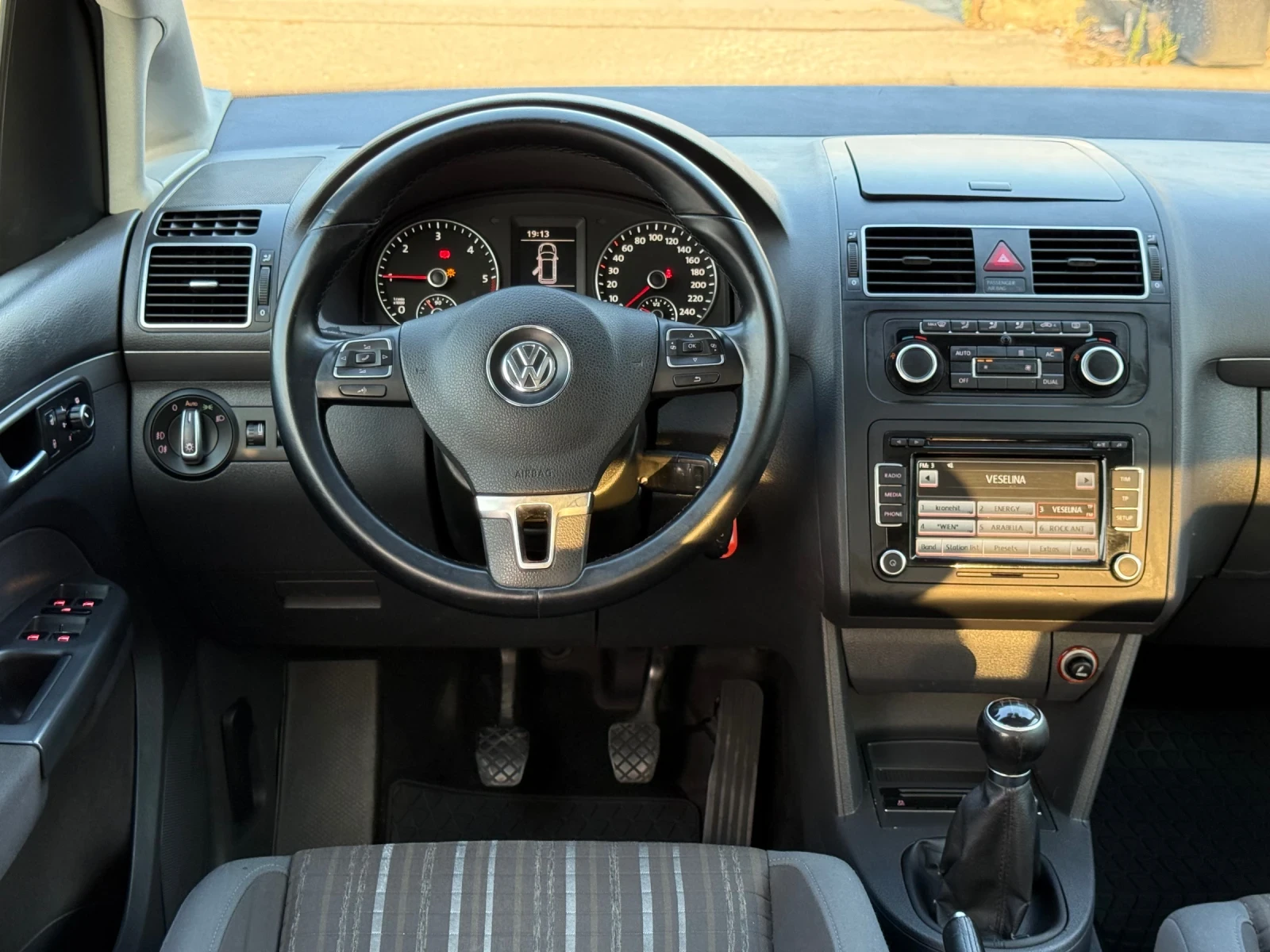 VW Touran CROSS* 2.0TDi* 6 скорости, снимка 13 - Автомобили и джипове - 55647513