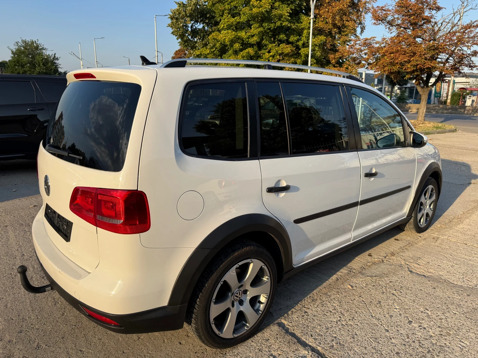 VW Touran CROSS* 2.0TDi* 6 скорости, снимка 4 - Автомобили и джипове - 55647513