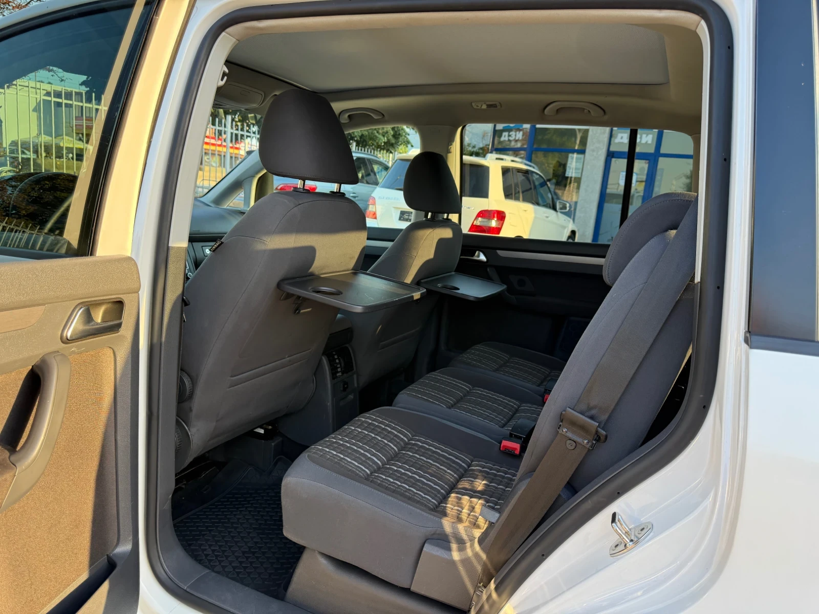 VW Touran CROSS* 2.0TDi* 6 скорости, снимка 15 - Автомобили и джипове - 55647513