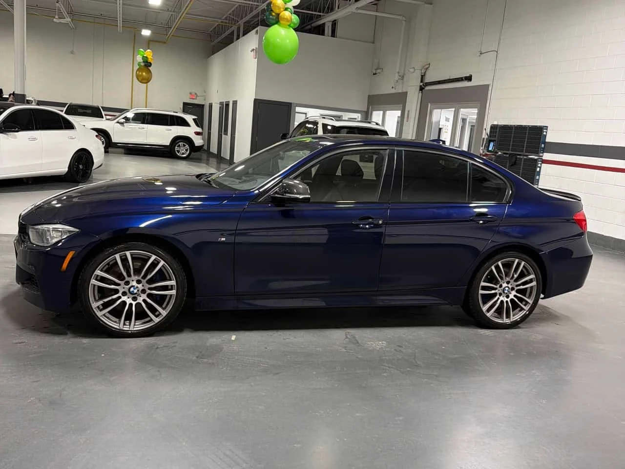 BMW 335 * 335i xDrive * CARFAX * БЕЗ ПЪРВОНАЧАЛНА ВНОСКА, снимка 2 - Автомобили и джипове - 55782436