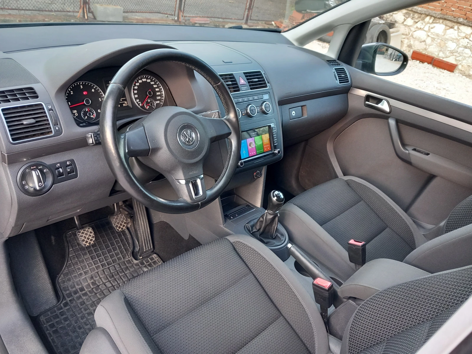 VW Touran TDI NAVI Камера, снимка 10 - Автомобили и джипове - 55805412