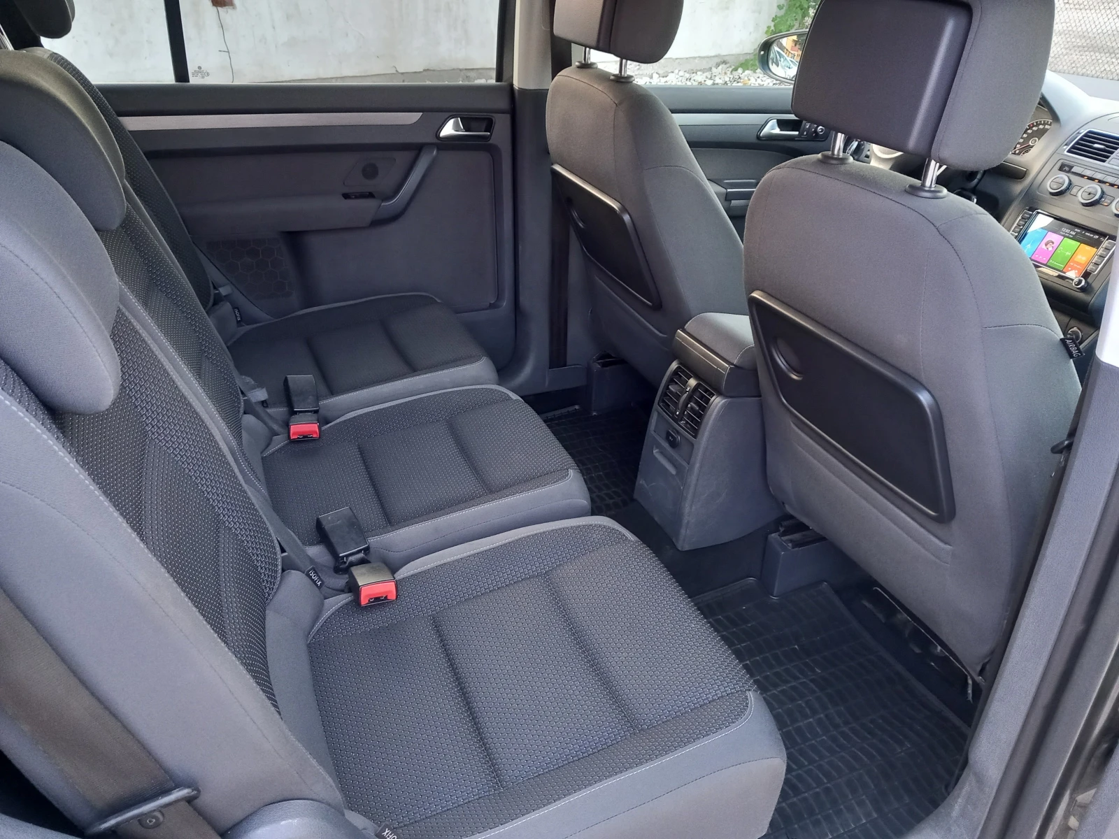 VW Touran TDI NAVI Камера, снимка 11 - Автомобили и джипове - 55805412