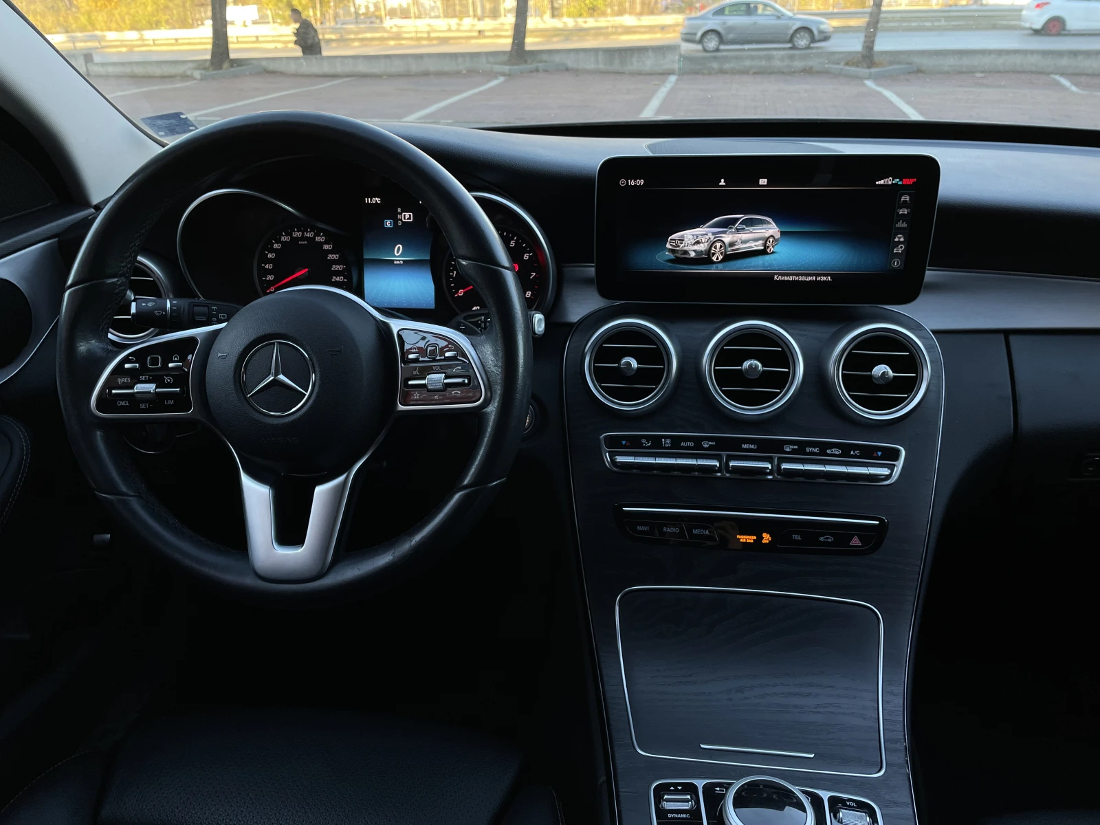 Mercedes-Benz C 180 Avantgarde Business, снимка 9 - Автомобили и джипове - 55963864