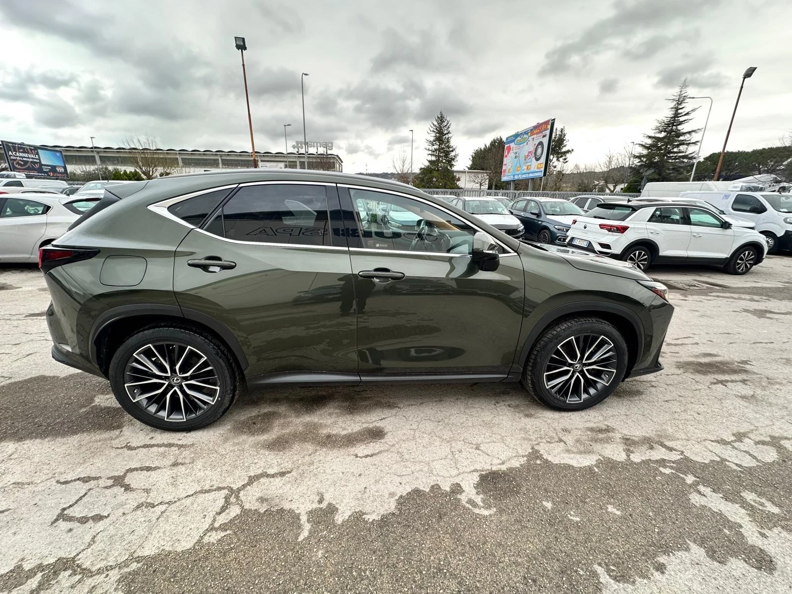 Lexus NX 450 2.5 phev Luxury 309к.с 32000км. с Гаранция 4x4 - изображение 2