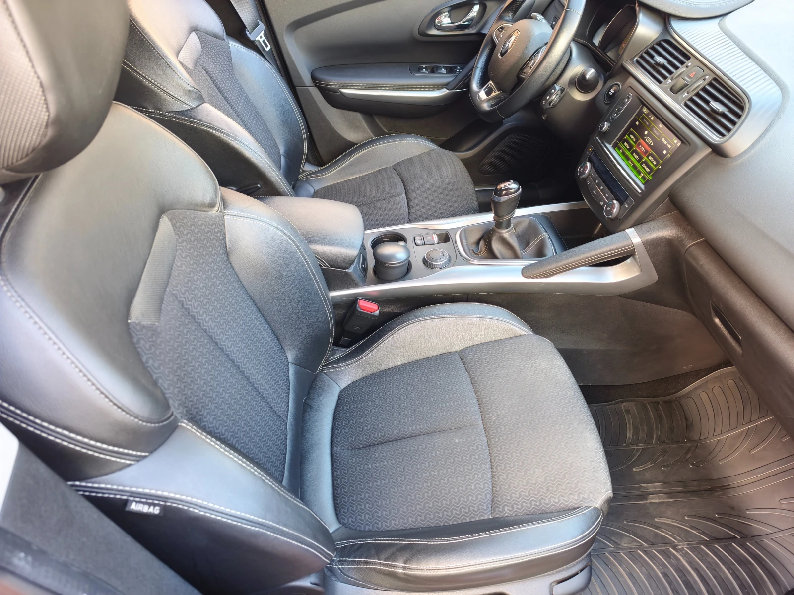 Renault Kadjar, снимка 10 - Автомобили и джипове - 53836647