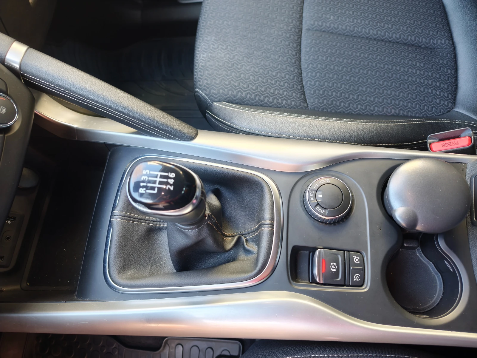 Renault Kadjar, снимка 14 - Автомобили и джипове - 53836647