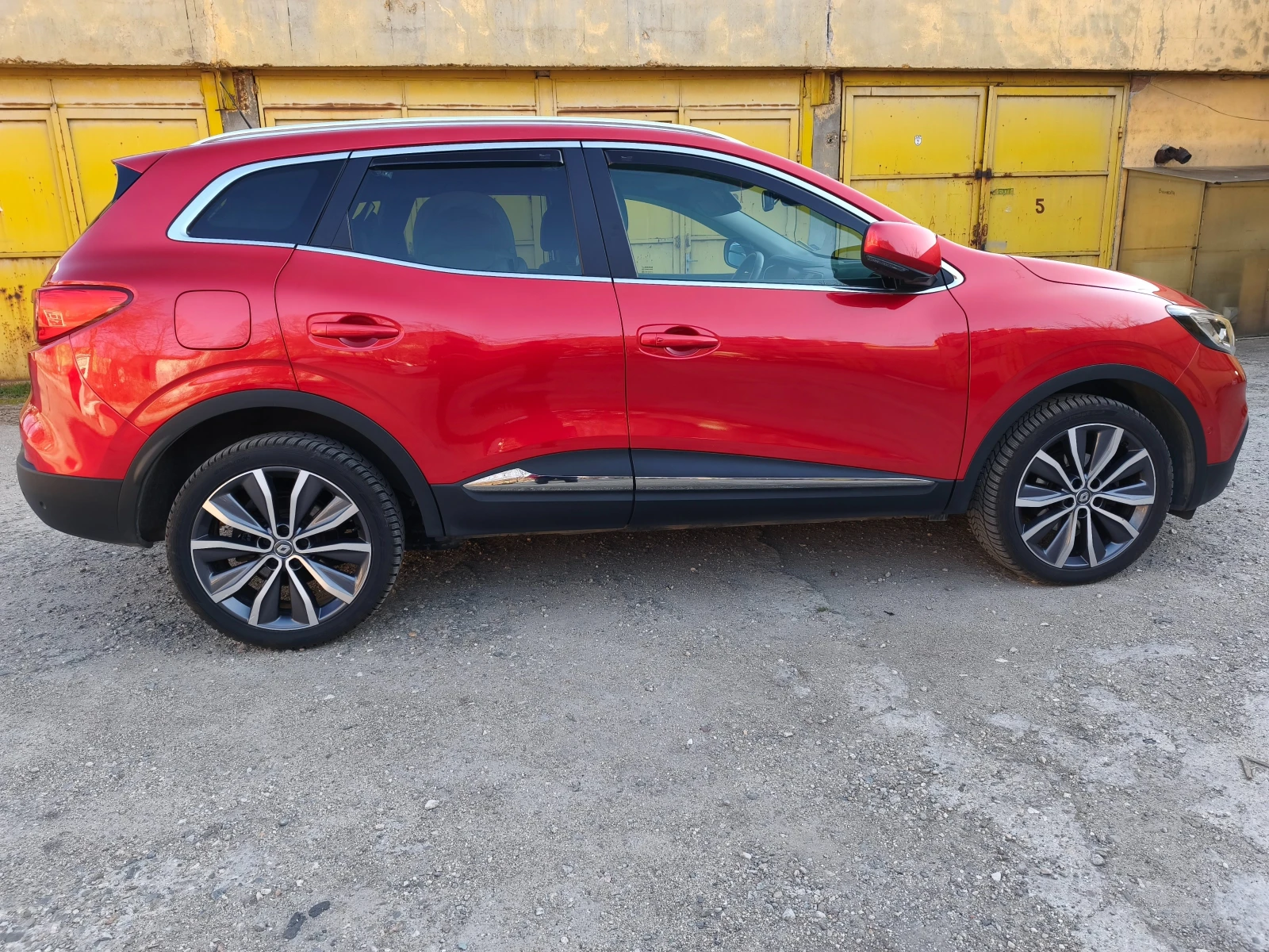 Renault Kadjar, снимка 7 - Автомобили и джипове - 53836647