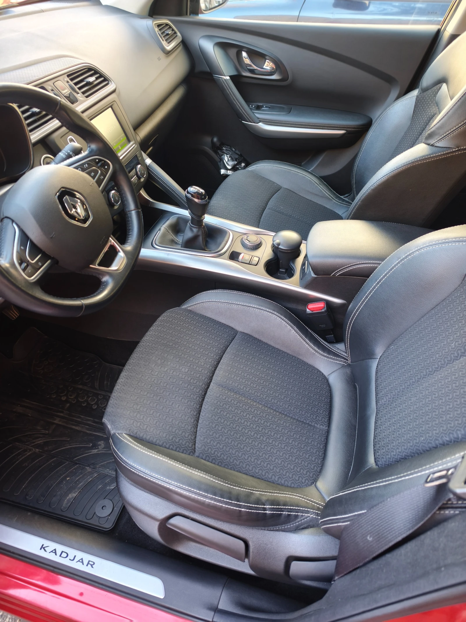 Renault Kadjar, снимка 9 - Автомобили и джипове - 53836647