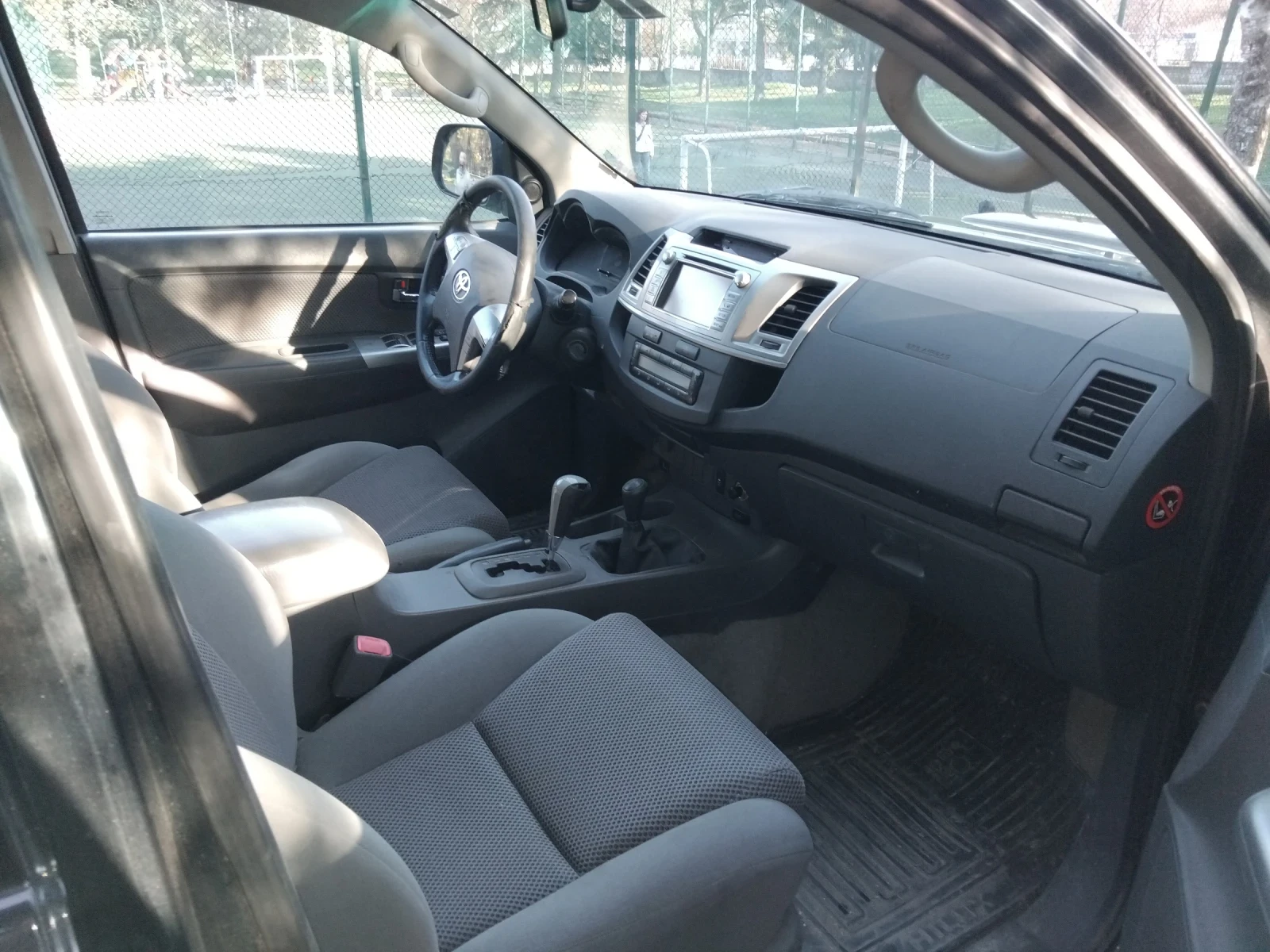 Toyota Hilux Автоматик, 4х4, навигация, снимка 7 - Автомобили и джипове - 53988594