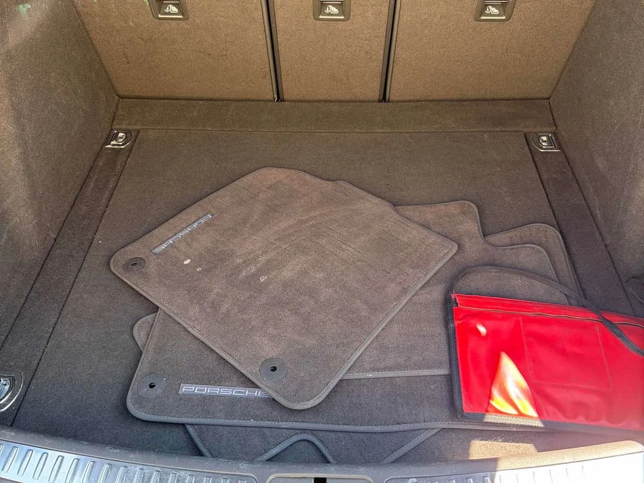 Porsche Macan AWD 4dr  CARFAX, снимка 17 - Автомобили и джипове - 54271955