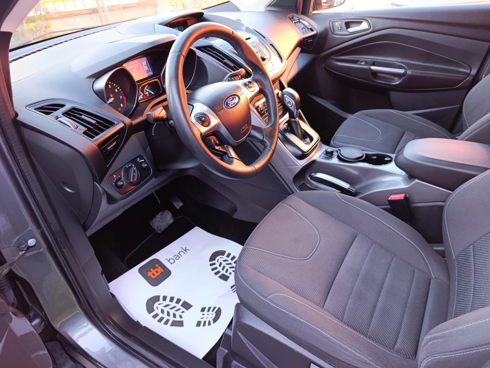 Ford Kuga 1.6 SCTi 4WD, снимка 10 - Автомобили и джипове - 54856395