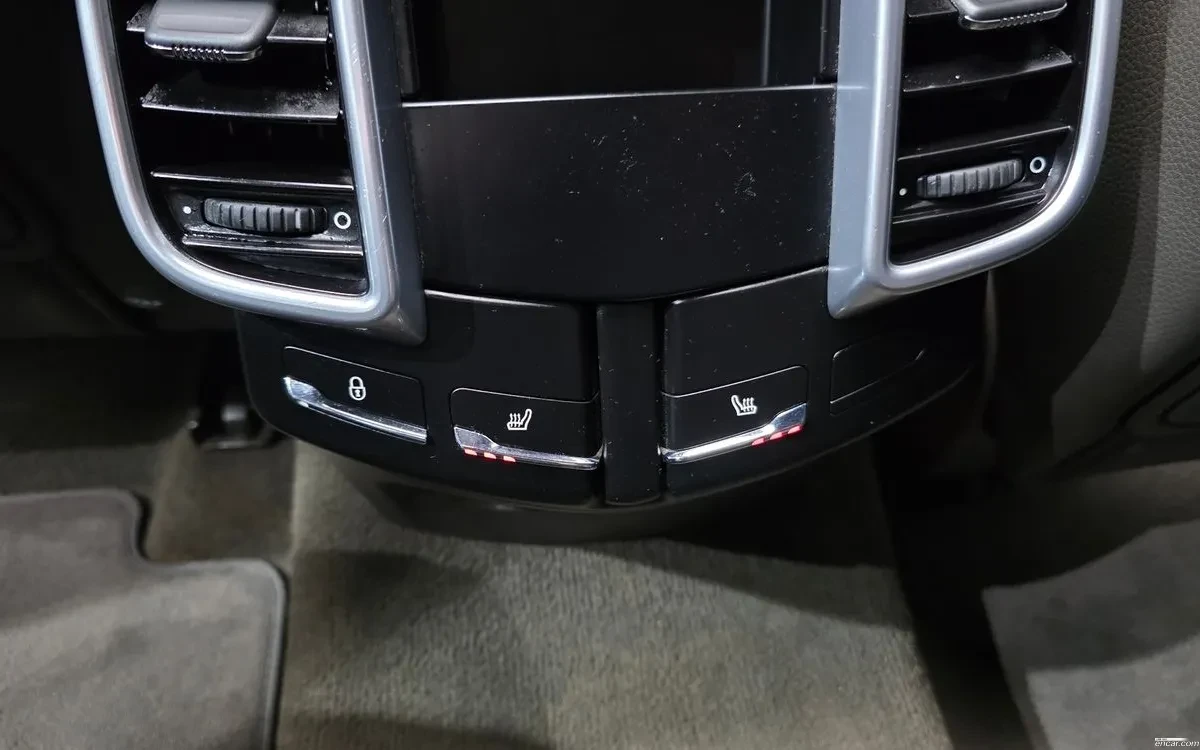 Porsche Cayenne 3.0 , снимка 15 - Автомобили и джипове - 54956100