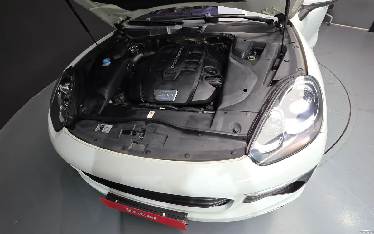 Porsche Cayenne 3.0 , снимка 5 - Автомобили и джипове - 54956100
