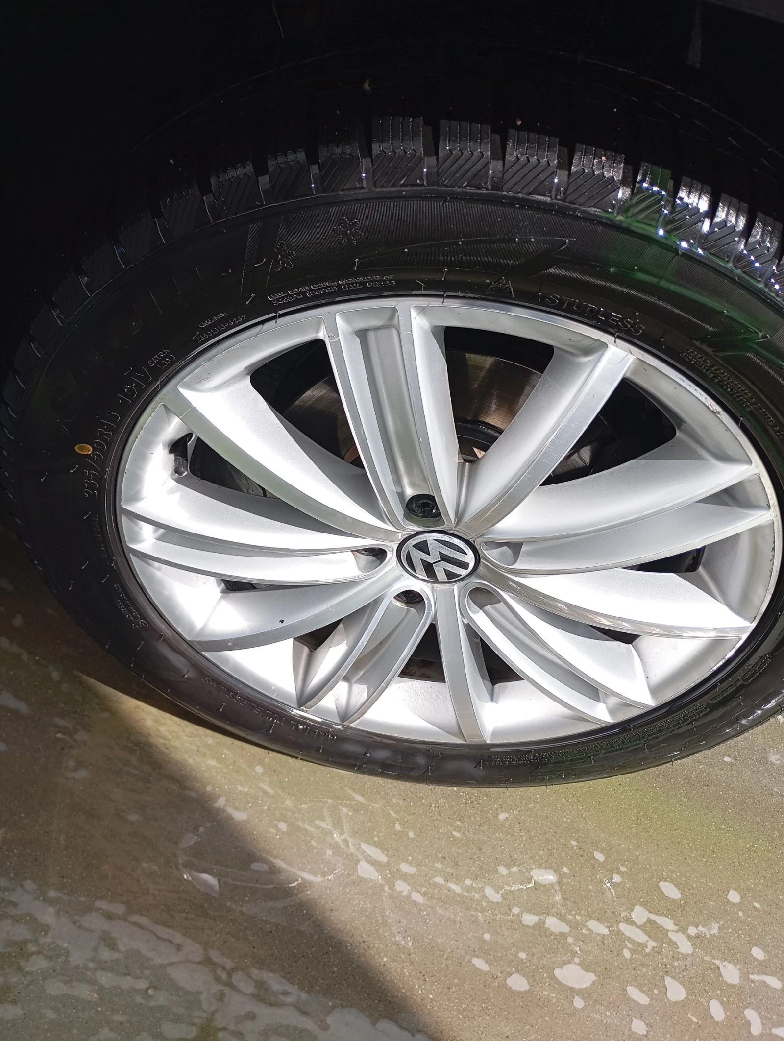 VW Tiguan 2.0TDI 4-motion, снимка 11 - Автомобили и джипове - 55222480