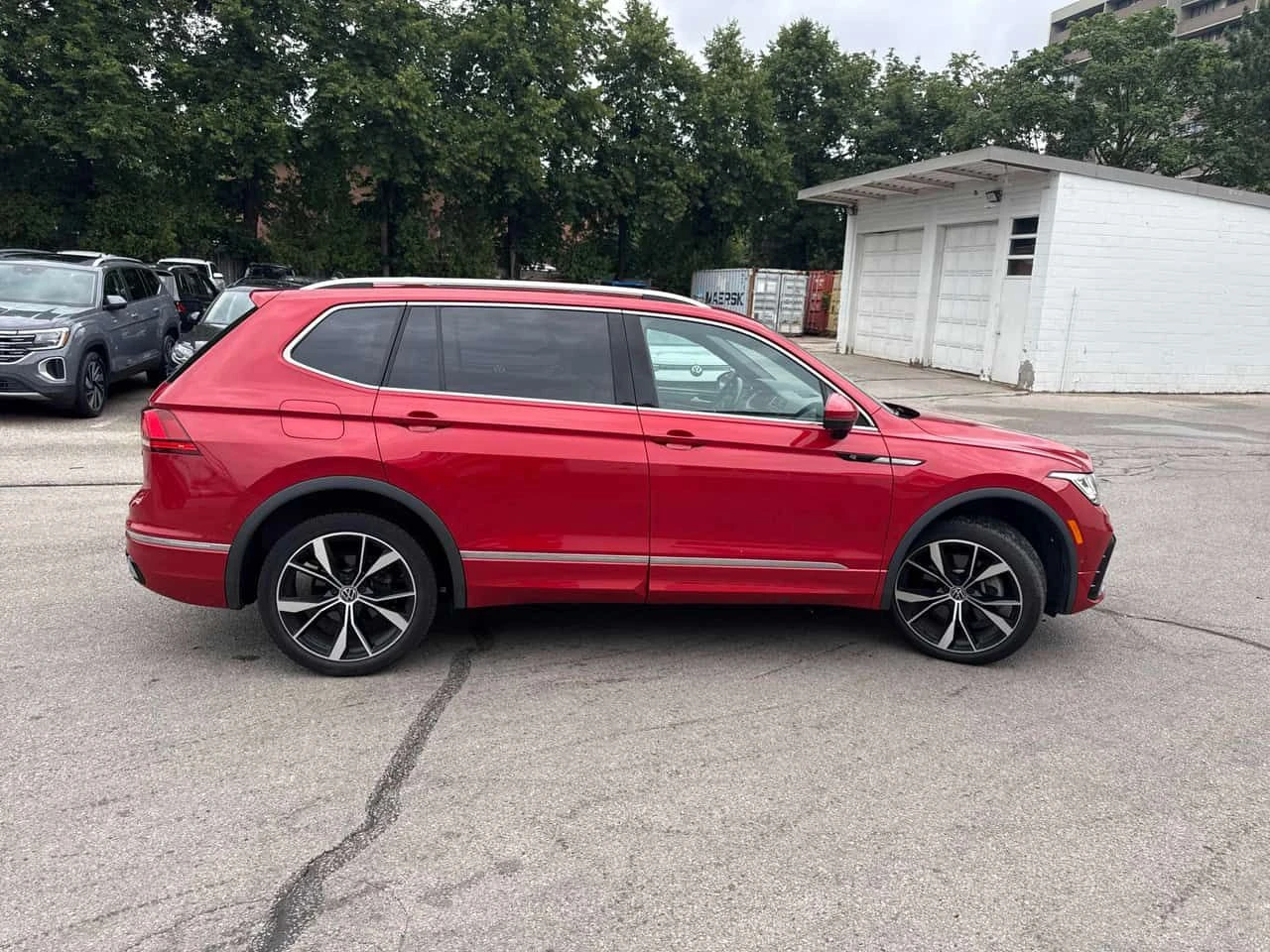 VW Tiguan * Highline R Line * CARFAX * ОПЦИЯ ЗА ФИНАНСИРАНЕ , снимка 3 - Автомобили и джипове - 55246308