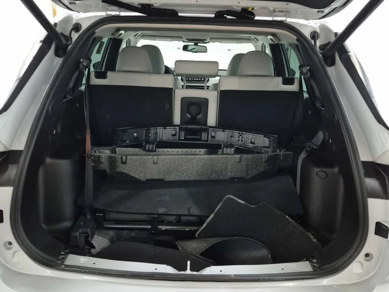 Mitsubishi Outlander SEL| 360CAM| 2 КЛЮЧА| , снимка 14 - Автомобили и джипове - 55543647