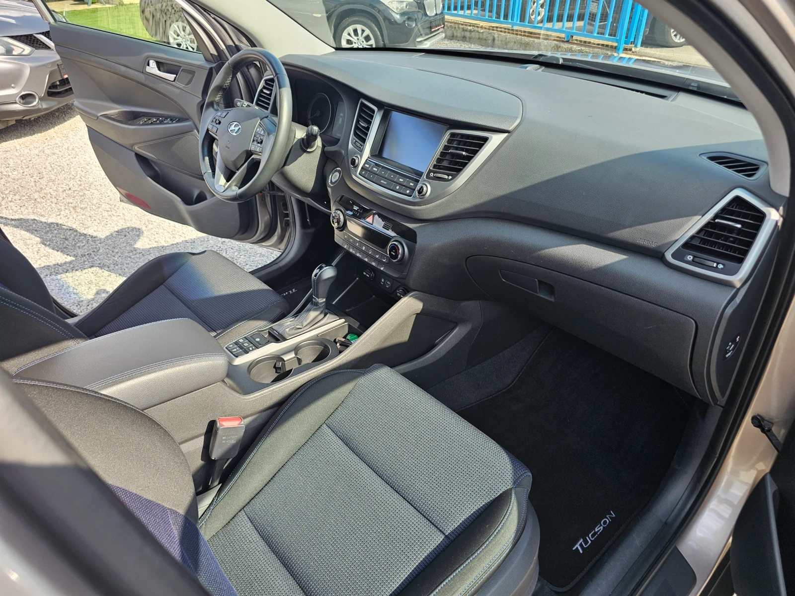 Hyundai Tucson 1.7 cdti ABTOMAT , снимка 9 - Автомобили и джипове - 55901685