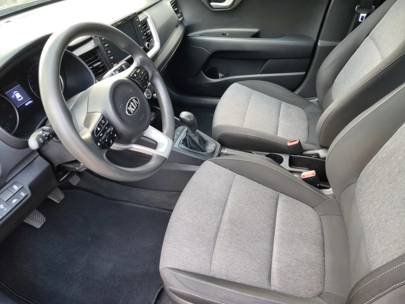 Kia Stonic 1.6 CRDI / 110кс. Перфектно състояние, снимка 14 - Автомобили и джипове - 55944450