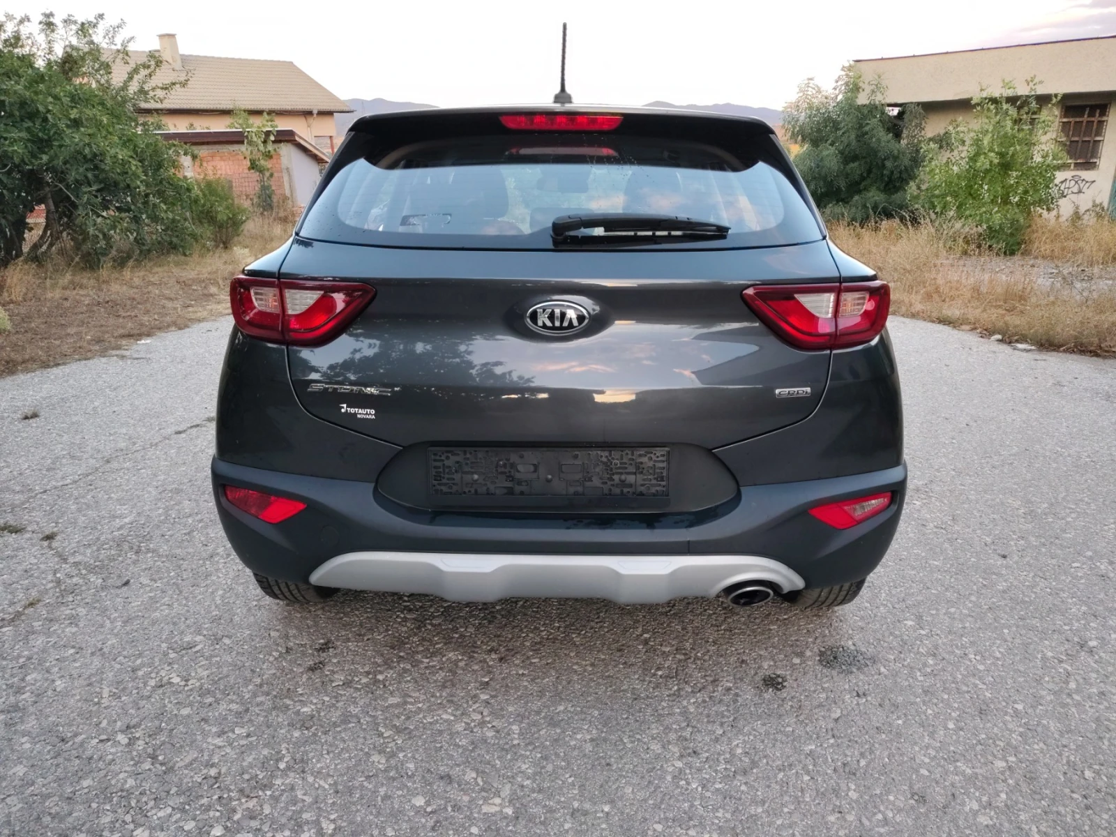 Kia Stonic 1.6 CRDI / 110кс. Перфектно състояние, снимка 6 - Автомобили и джипове - 55944450