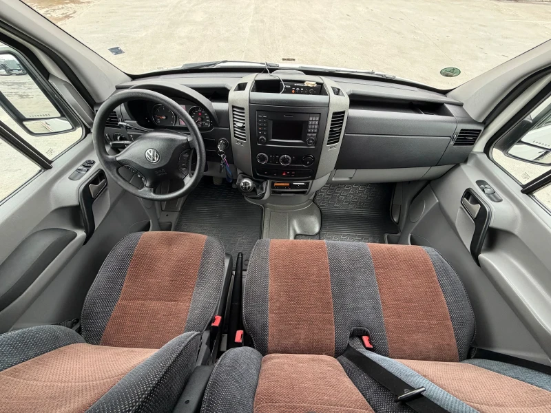 VW Crafter 24места единична гума, снимка 8 - Бусове и автобуси - 53420911