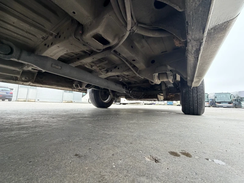 VW Crafter 24места единична гума, снимка 11 - Бусове и автобуси - 53420911