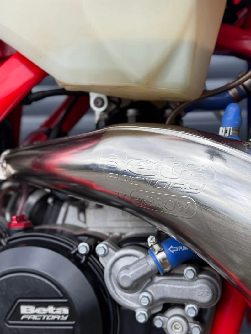 Beta Rr RX300 2T НЕРАЗЛИЧИМ ОТ НОВ, снимка 11 - Мотоциклети и мототехника - 51189614