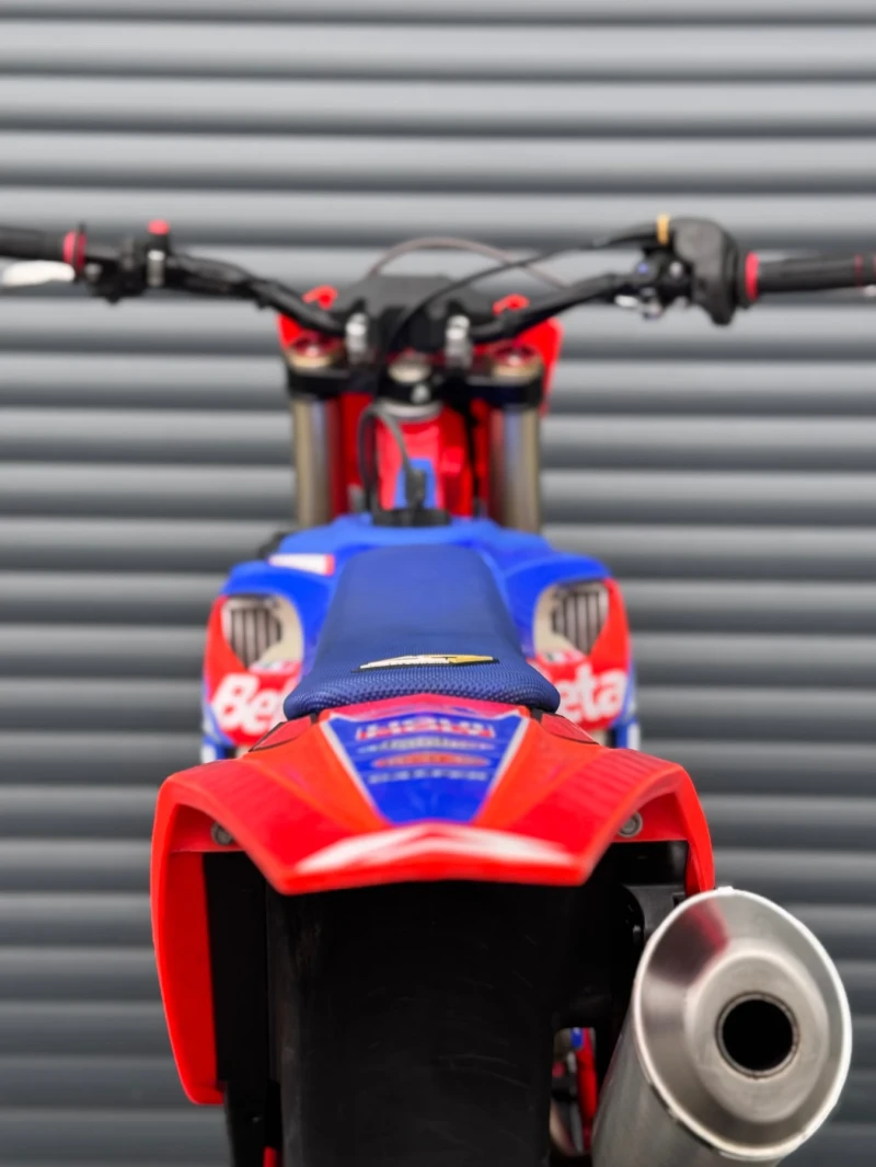 Beta Rr RX300 2T НЕРАЗЛИЧИМ ОТ НОВ, снимка 9 - Мотоциклети и мототехника - 51189614