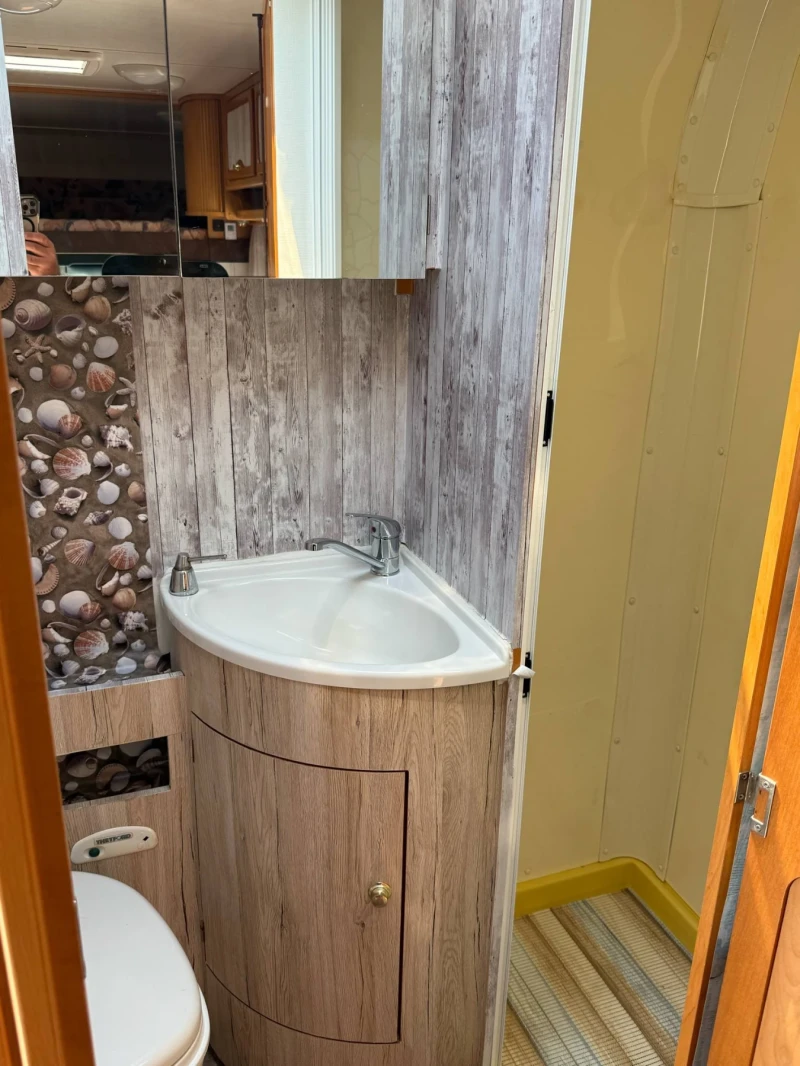 Кемпер Euramobil Fiat Ducato, снимка 15 - Каравани и кемпери - 52655467