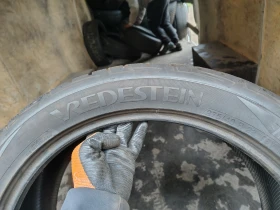 Гуми Зимни 275/40R22, снимка 5