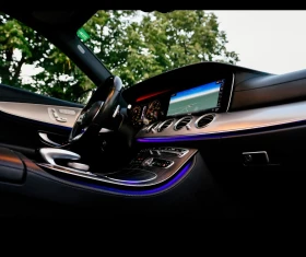 Mercedes-Benz E 220     * AMG 6.3 - ПАКЕТ* , снимка 17
