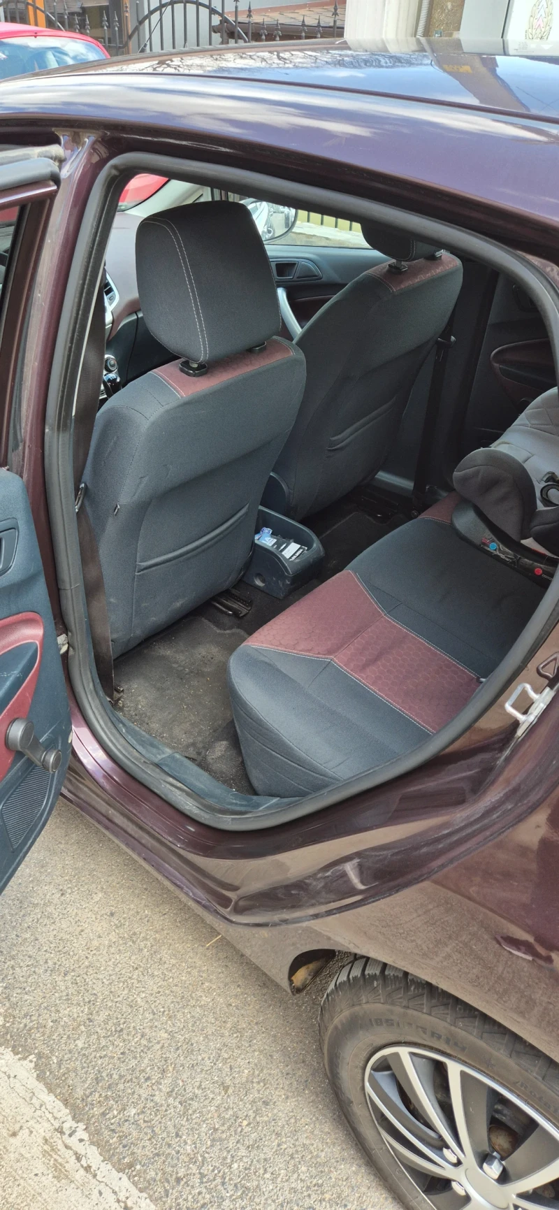 Ford Fiesta 1.4, снимка 5 - Автомобили и джипове - 49776256