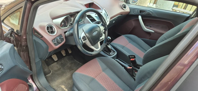 Ford Fiesta 1.4, снимка 4 - Автомобили и джипове - 49776256