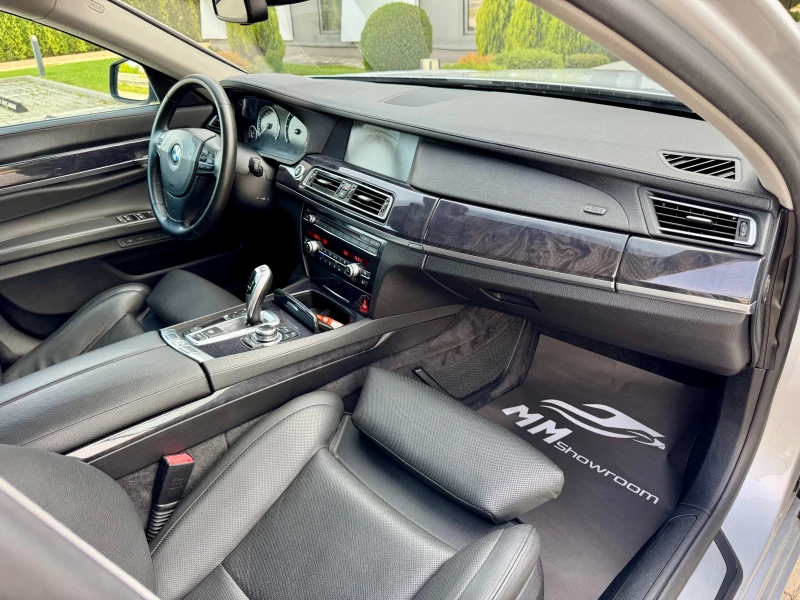 BMW 730 PREMIUM-DISTRONIK-ВАКУМ-МАСАЖ-HEAD-UP-ОБДУХВАНЕ-, снимка 12 - Автомобили и джипове - 50559441