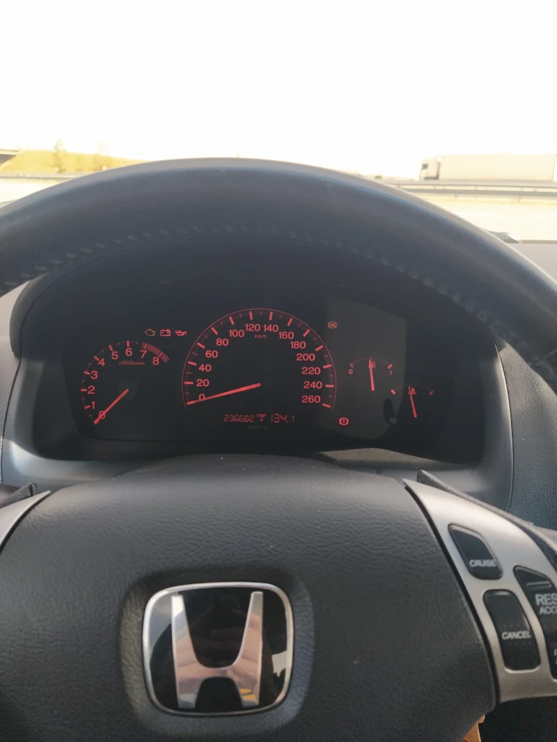 Honda Accord, снимка 16 - Автомобили и джипове - 51864921