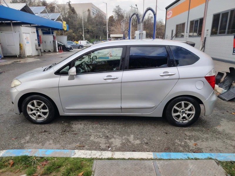 Honda Fr-v, снимка 2 - Автомобили и джипове - 52535557