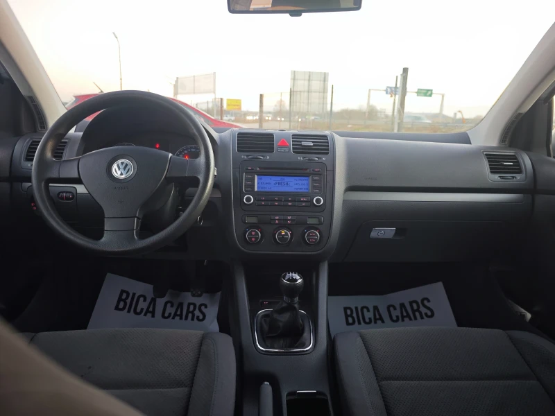 VW Golf 1.6i 102к.с , снимка 9 - Автомобили и джипове - 52788654