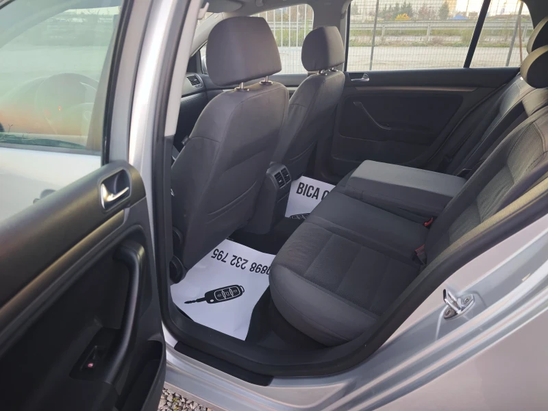 VW Golf 1.6i 102к.с , снимка 11 - Автомобили и джипове - 52788654