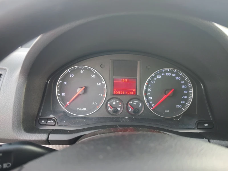 VW Golf 1.6i 102к.с , снимка 7 - Автомобили и джипове - 52788654