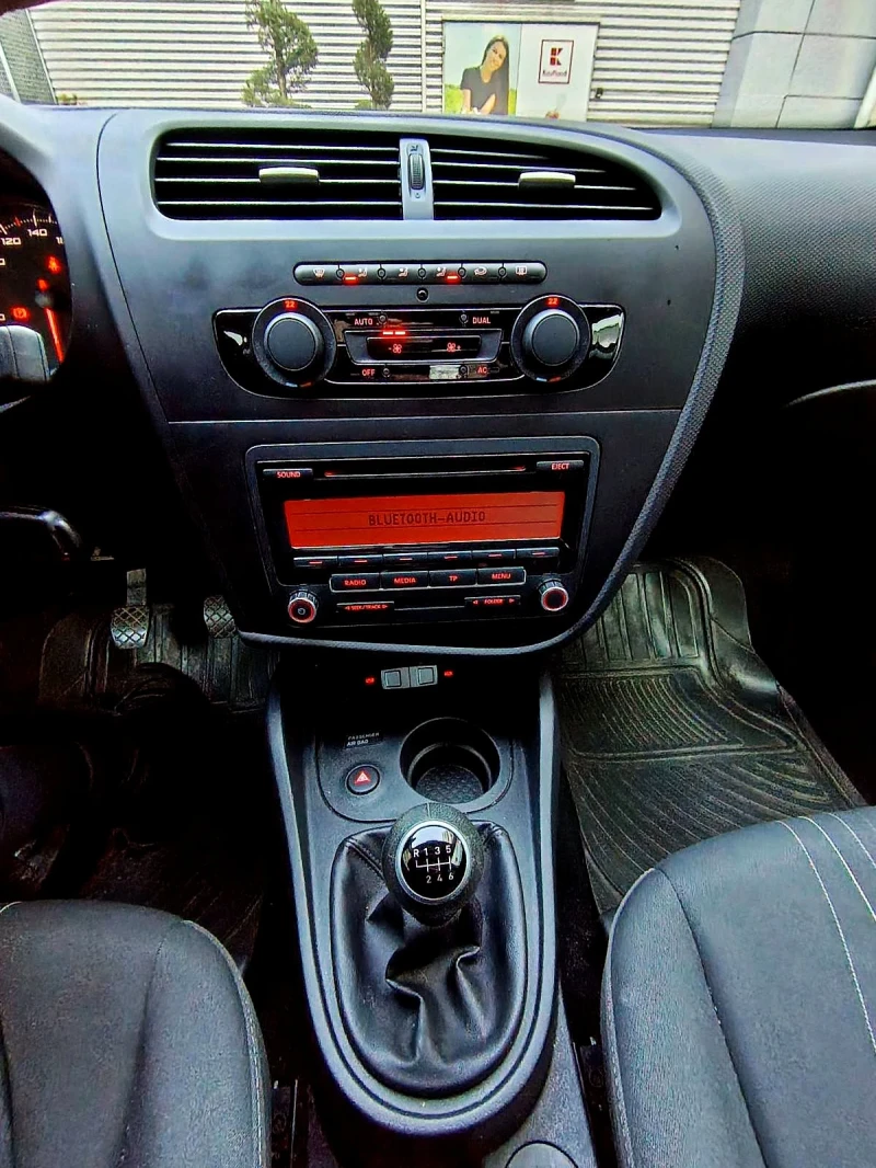 Seat Leon ФЕЙС.2012г.6 СКОРОСТИ.122000хк.ТОП!!!!, снимка 15 - Автомобили и джипове - 52861157
