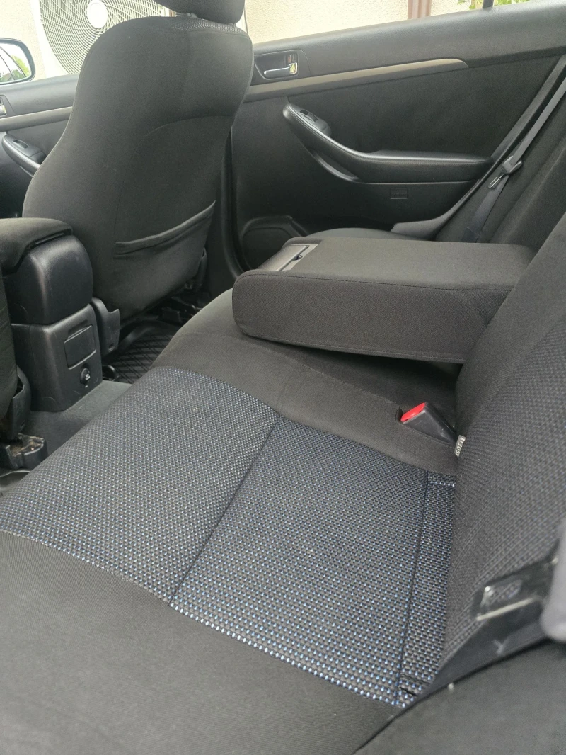 Toyota Avensis, снимка 8 - Автомобили и джипове - 53468142